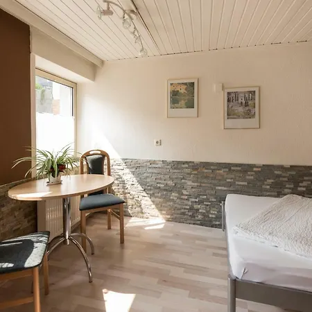 Gaestezimmer Strauss منزل للإقامة Kottenheim