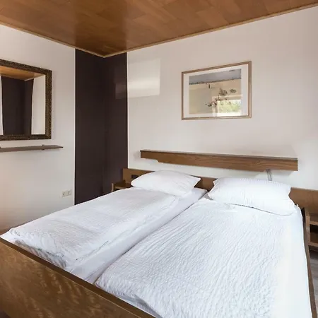 منزل للإقامة Gaestezimmer Strauss *