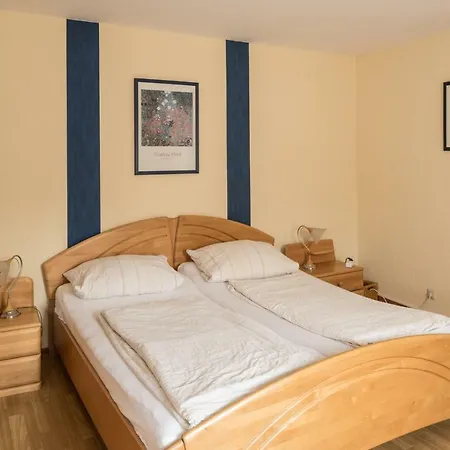 منزل للإقامة Gaestezimmer Strauss