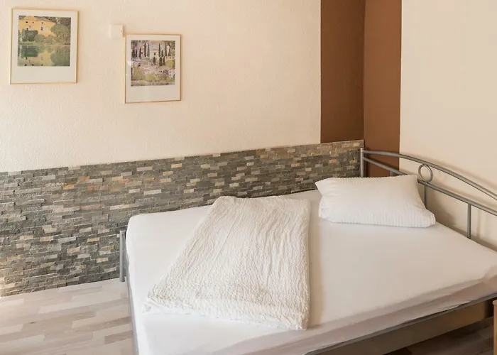 Gästezimmer Strauß Privatunterkunft *