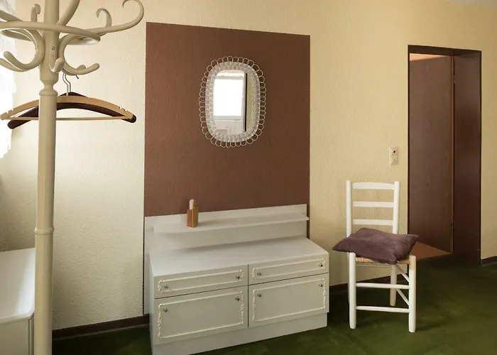 Gaestezimmer Strauss 홈스테이 Kottenheim