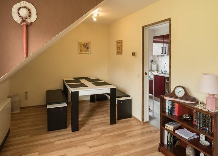 홈스테이 Gaestezimmer Strauss Kottenheim