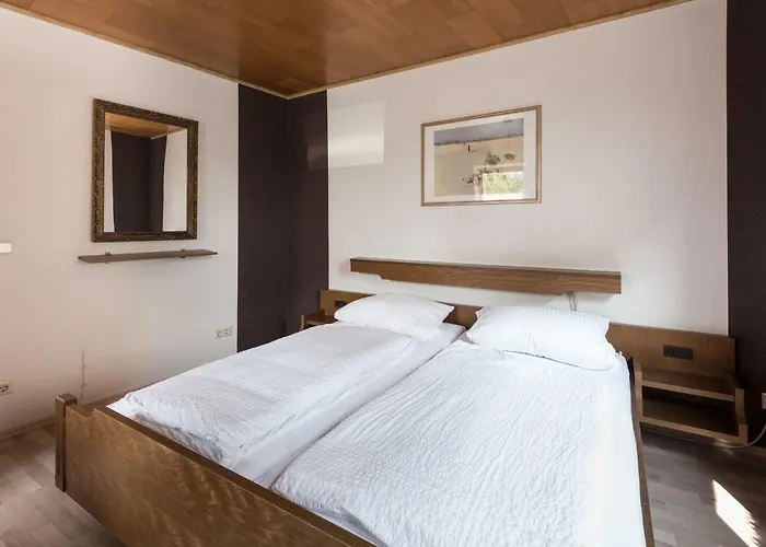 Privatunterkunft Gästezimmer Strauß *